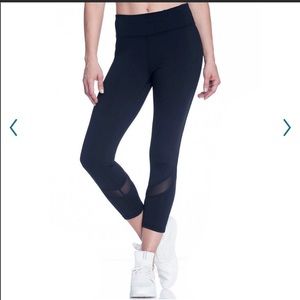 New GAIAM OM-DRI yoga capri leggings black small